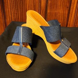 Italian Shoemakers made Italy sz 7 sandals worn once